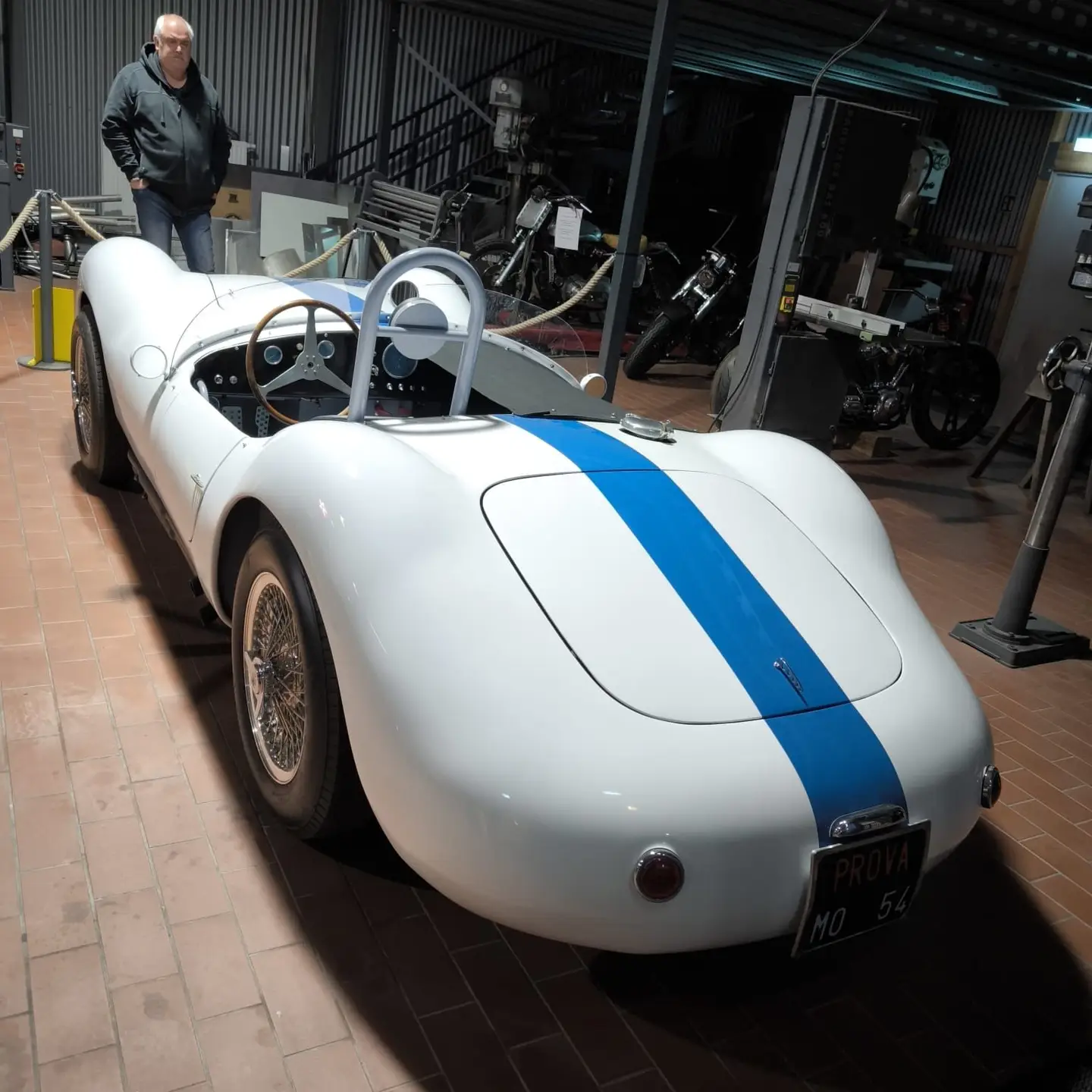 Specials Neuaufbau eines Maserati: Fertiges Ergebnis im Showroom